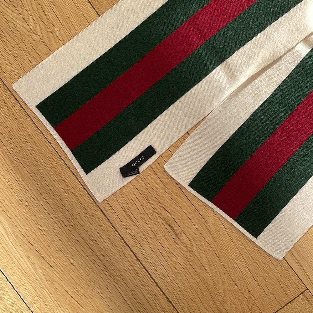 Original Gucci wool and silk scarf - Picture 7 of 10
